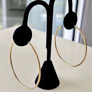 Classic Gold Hoop Earrings – Elegant Women’s Jewelry